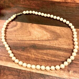 Vintage Signed MONET Ivory Pearl Strand Necklace